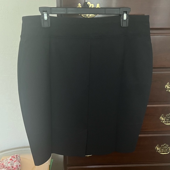 Jockey Classic Black Straight Skirt - Picture 4 of 10